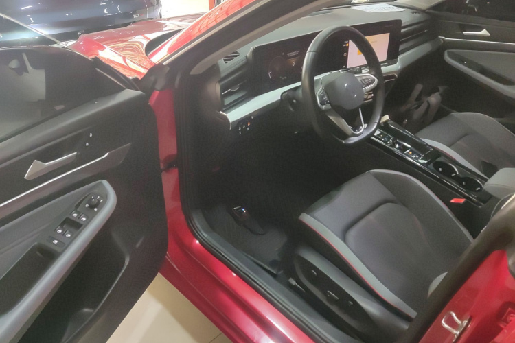 大众 2023款 凌渡L 280TSI DSG炫辣版中控内饰7003