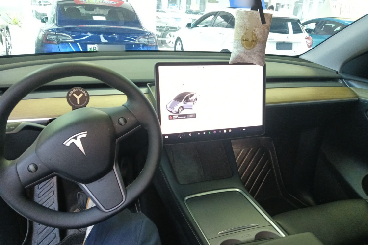 特斯拉 Model Y 2022款 改款 后轮驱动版中控内饰7002
