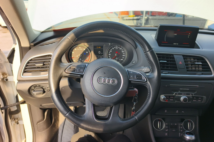 奥迪Q3 2017款 30 TFSI 时尚型中控内饰13