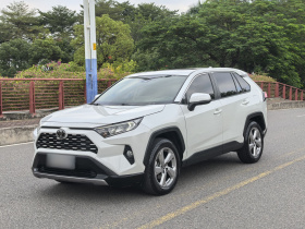 丰田 RAV4荣放 2021款 2.0L CVT四驱风尚PLUS版
