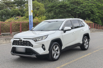 丰田 RAV4荣放 2021款 2.0L CVT四驱风尚PLUS版