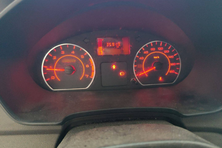 五菱汽车 五菱宏光V 2022款 1.5L劲取版液压助力LAR局部细节14