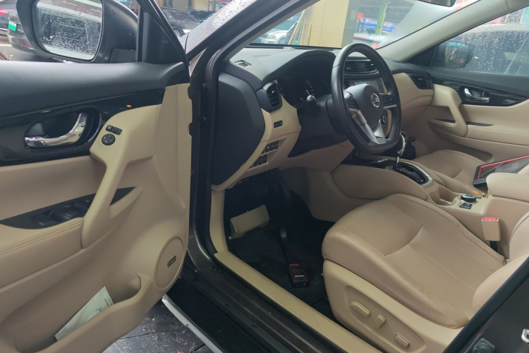 日产 奇骏 2021款 2.5L CVT 4WD XL ITS豪华纪念版中控内饰20