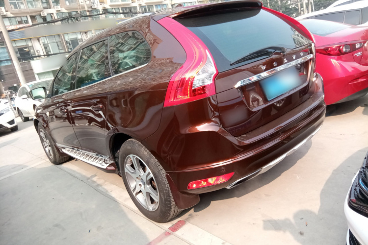 沃尔沃XC60 2015款 T5 AWD 智远版车身外观4