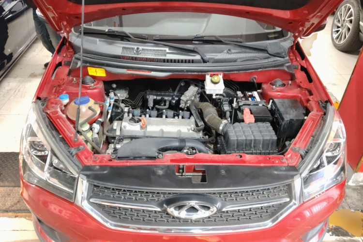 奇瑞 瑞虎3X 2018款 1.5L 自动舒适版机舱底盘24