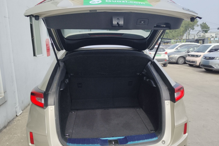 本田UR-V 2017款 370TURBO 两驱尊贵版 国V机舱底盘23