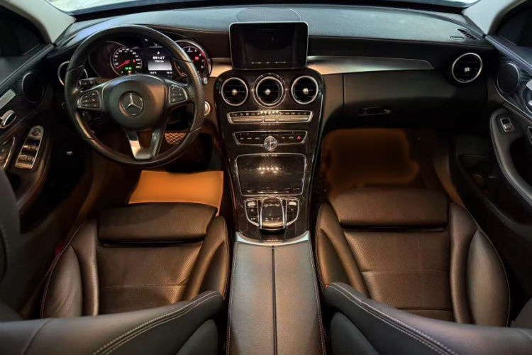 奔驰C级 2018款 C 200 L 运动版中控内饰7006