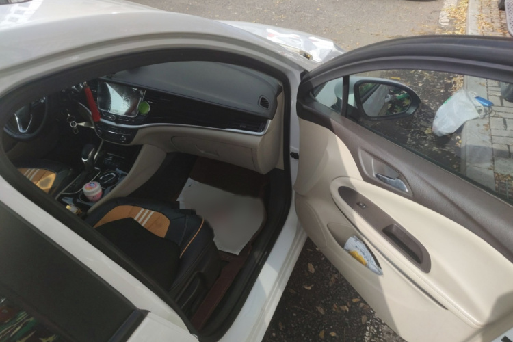 别克 威朗 2017款 三厢 15S 自动领先型局部细节9005