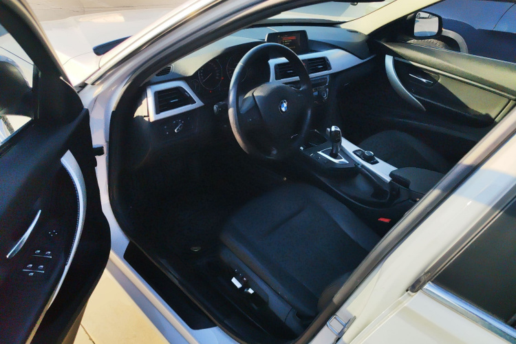 宝马3系 2016款 320Li 进取型中控内饰20