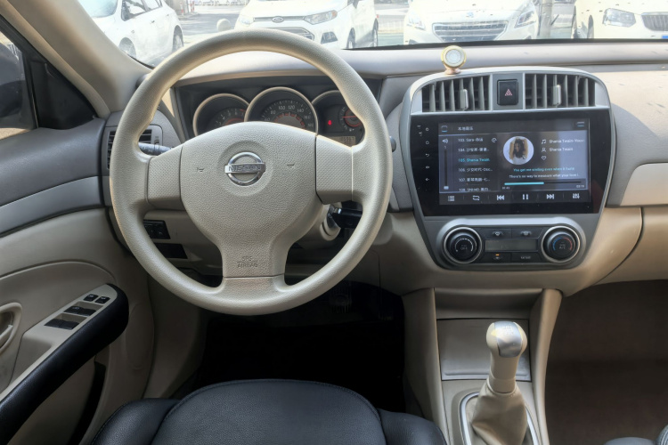 日产 轩逸 2012款 经典 1.6XE 手动舒适版中控内饰7008