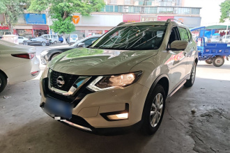 日产 奇骏 2020款 2.0L XL ITS 3rows CVT 2WD智联七座舒适版