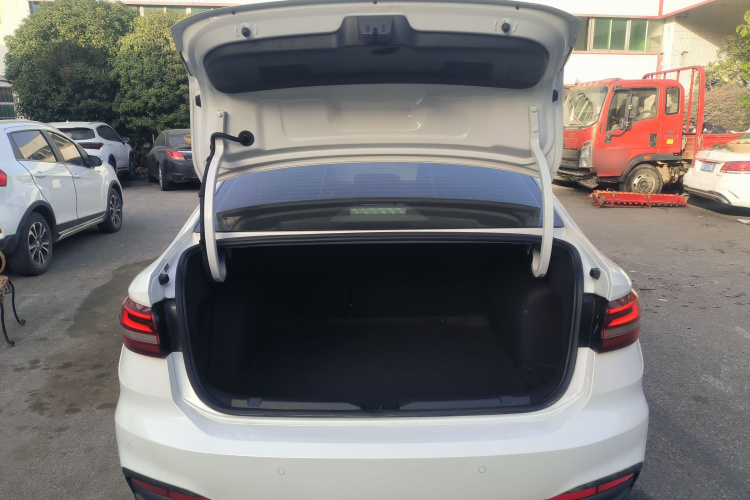 大众 朗逸 2023款 1.5L 自动得逸版机舱底盘23