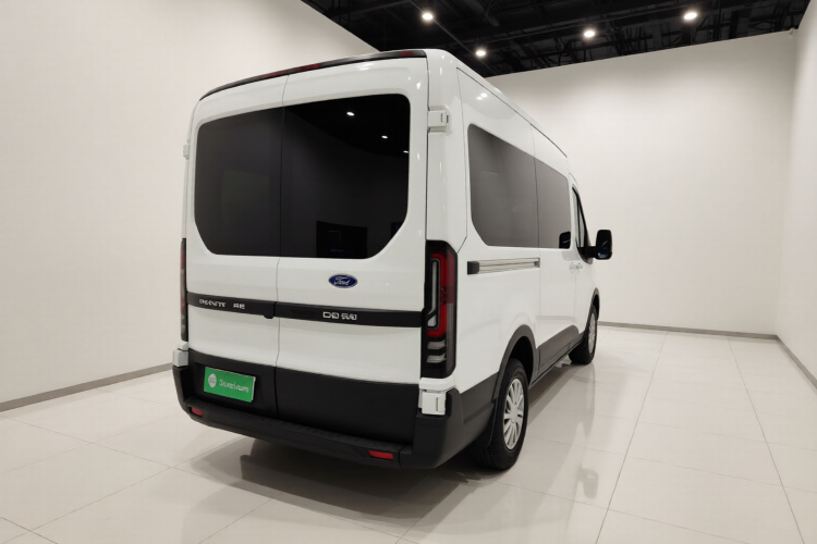 福特 全顺T8 2024款 T8 2.3T柴油自动短轴中顶6座多功能版3/3车身外观7