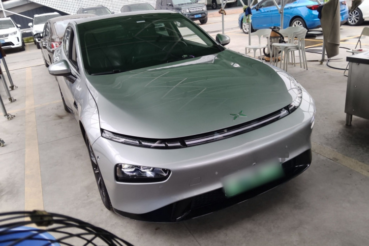 小鹏P7 2022款 625E车身外观3