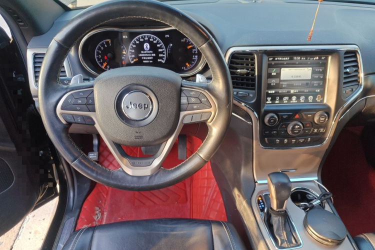 Jeep 大切诺基(进口) 2017款 3.0L 舒享导航版中控内饰13
