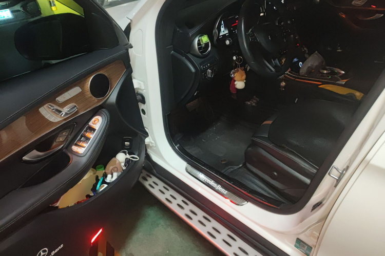 奔驰GLC轿跑 2018款 GLC 260 4MATIC 轿跑SUV中控内饰20