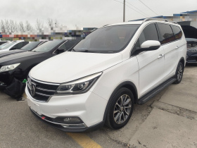 宝骏730 2017款 1.5T 手动尊享型 7座