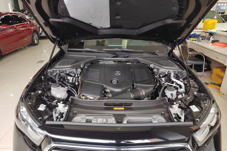 奔驰E级 2025款 改款 E 300 L 时尚型机舱底盘24