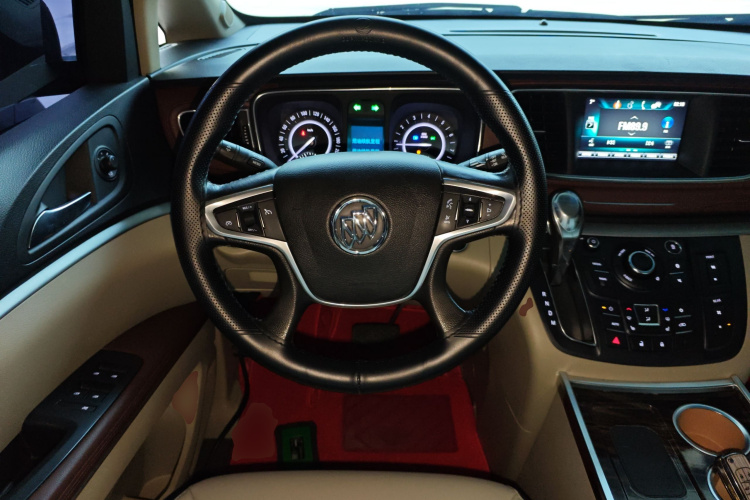 别克GL8 2018款 28T 尊贵型 国VI中控内饰13