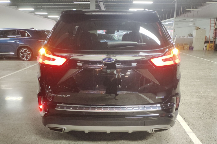 福特 锐界 2021款 改款 PLUS EcoBoost 245 两驱豪锐型 7座车身外观6