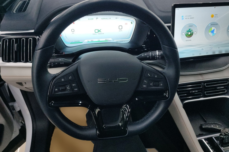 比亚迪 宋PLUS新能源 2023款 冠军版 EV 520KM 尊贵型中控内饰13