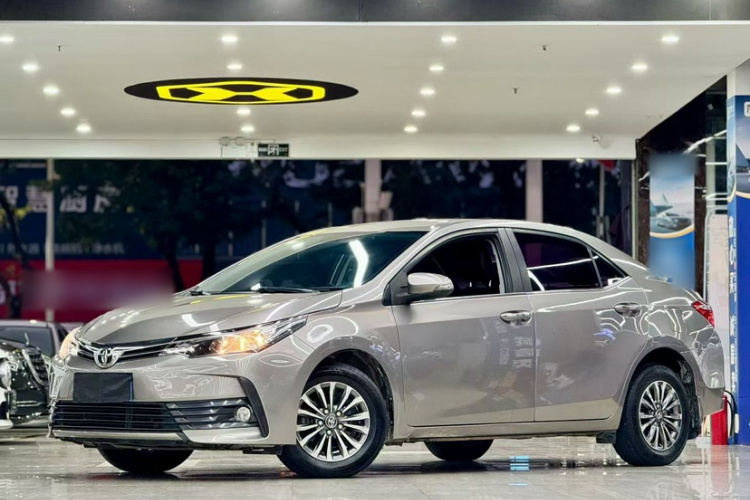 丰田 卡罗拉 2018款 1.2T S-CVT GL智享版车身外观6005