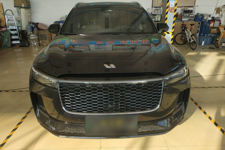 理想汽车 理想ONE 2021款 增程6座版车身外观2