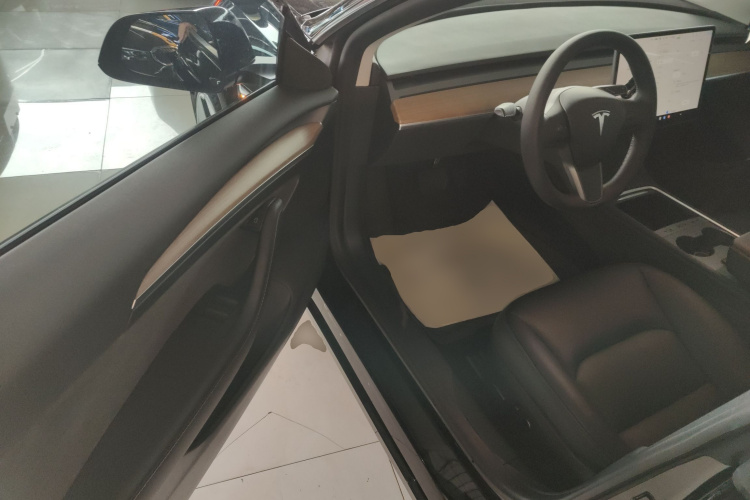 特斯拉 Model 3 2022款 后轮驱动版中控内饰7003
