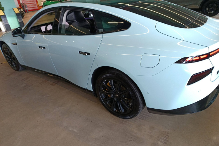 小鹏P7 2020款 670N车身外观6003