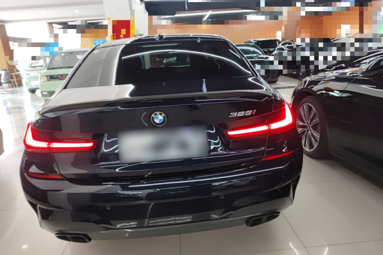 宝马3系 2022款 改款 325i M运动套装车身外观6