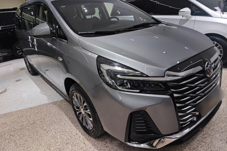 别克GL8 2023款 陆上公务舱 舒适型车身外观3