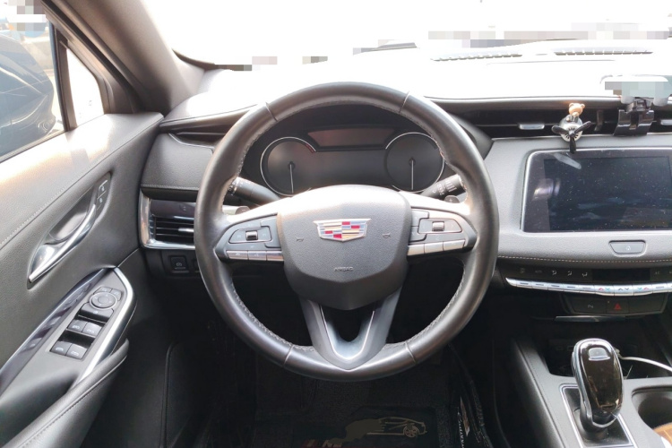 凯迪拉克XT4 2020款 改款 28T 两驱技术型中控内饰13