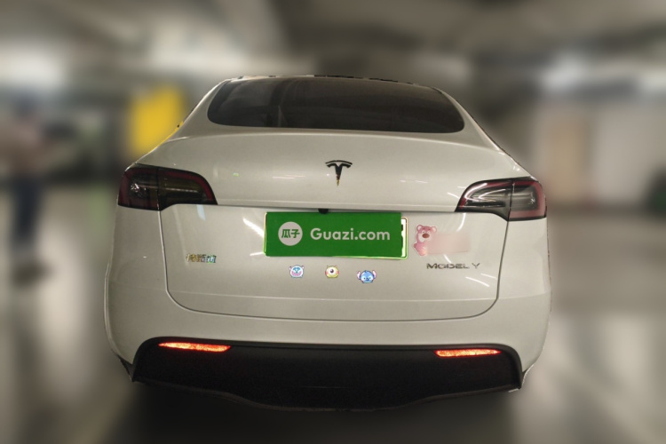 特斯拉 Model Y 2024款 后轮驱动版车身外观6