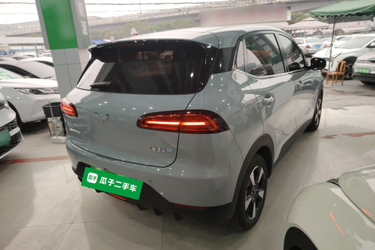 五菱汽车 五菱缤果PLUS 2024款 330km 五座版车身外观7