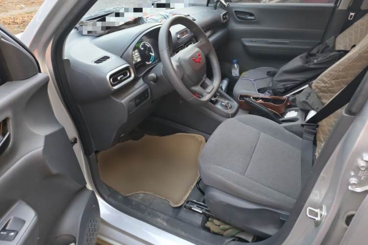 五菱汽车 五菱宏光新能源 2024款 纯电版 300KM 实用型中控内饰20