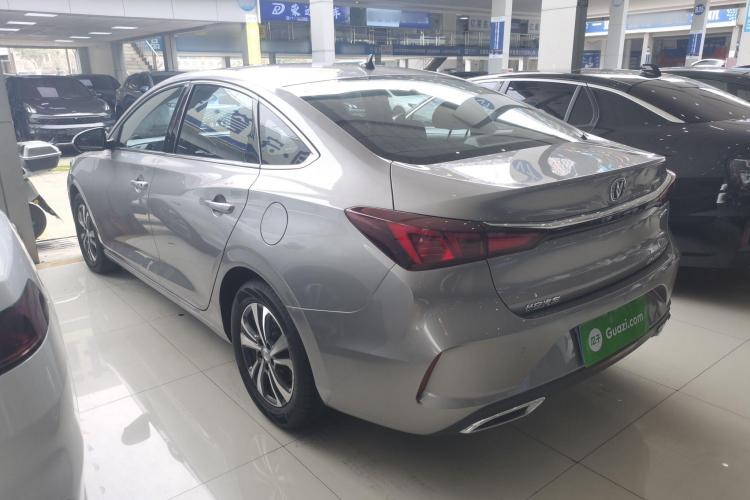 长安 逸动 2021款 PLUS 蓝鲸NE 1.4T GDI DCT尊贵型车身外观4