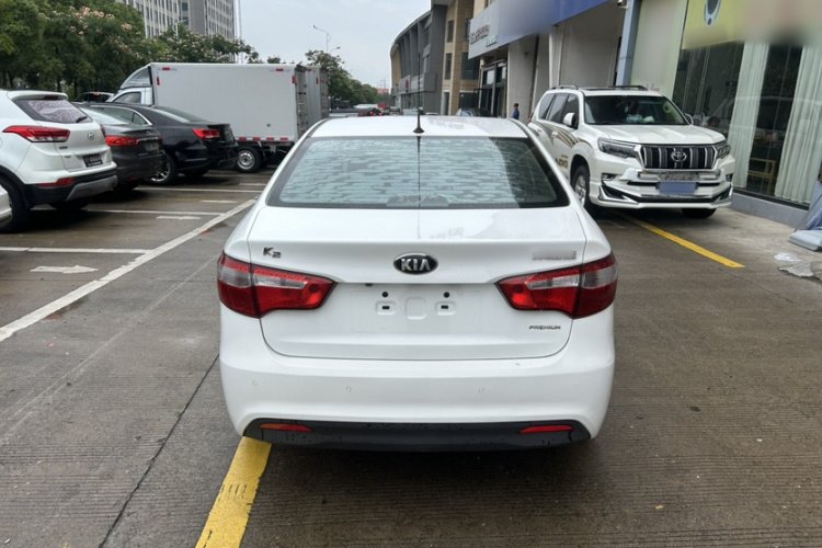 起亚K2 2012款 三厢 1.4L AT Premium ECO纪念版车身外观6004