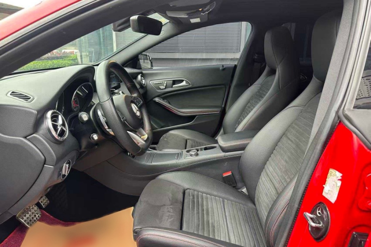 奔驰CLA 2018款 CLA 220 4MATIC车身外观6006