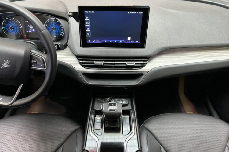 红旗E-QM5 2023款 620km PLUS中控内饰7004