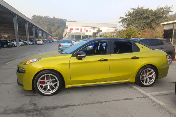 领克03 2020款 03+ 2.0TD 自动驭风版车身外观4