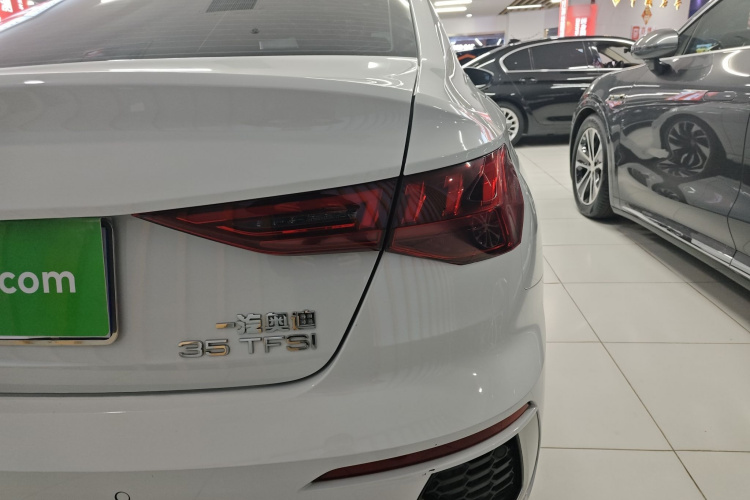 奥迪A3 2024款 A3L Limousine 35 TFSI 时尚运动型车身外观6006