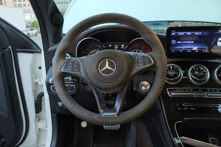 奔驰GLC轿跑 2017款 GLC 200 4MATIC 轿跑SUV中控内饰13