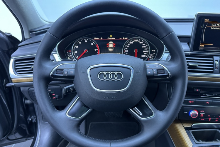 奥迪A6L 2018款 30周年年型 30 FSI 风尚型中控内饰7005