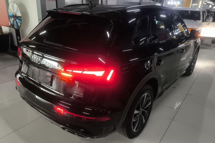 奥迪Q5L 2023款 40T 豪华动感型车身外观6005