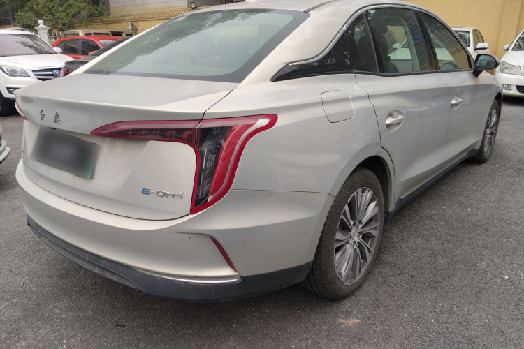 红旗E-QM5 2022款 431km 充电乐享版车身外观6005