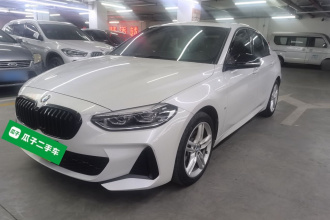 宝马1系 2023款 120i M运动曜夜版