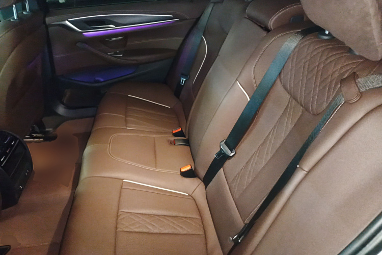 宝马5系 2022款 改款 530Li xDrive M运动套装中控内饰7004