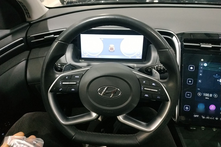 现代 2023款 途胜L 1.5T 自动两驱LUX尊贵版中控内饰13