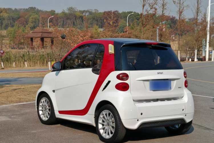 smart fortwo 2015款 1.0 MHD  舒适畅游版车身外观6006