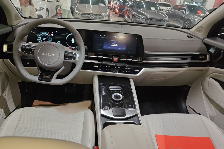 起亚 狮铂拓界 2023款 1.5T 两驱尊贵版中控内饰7002